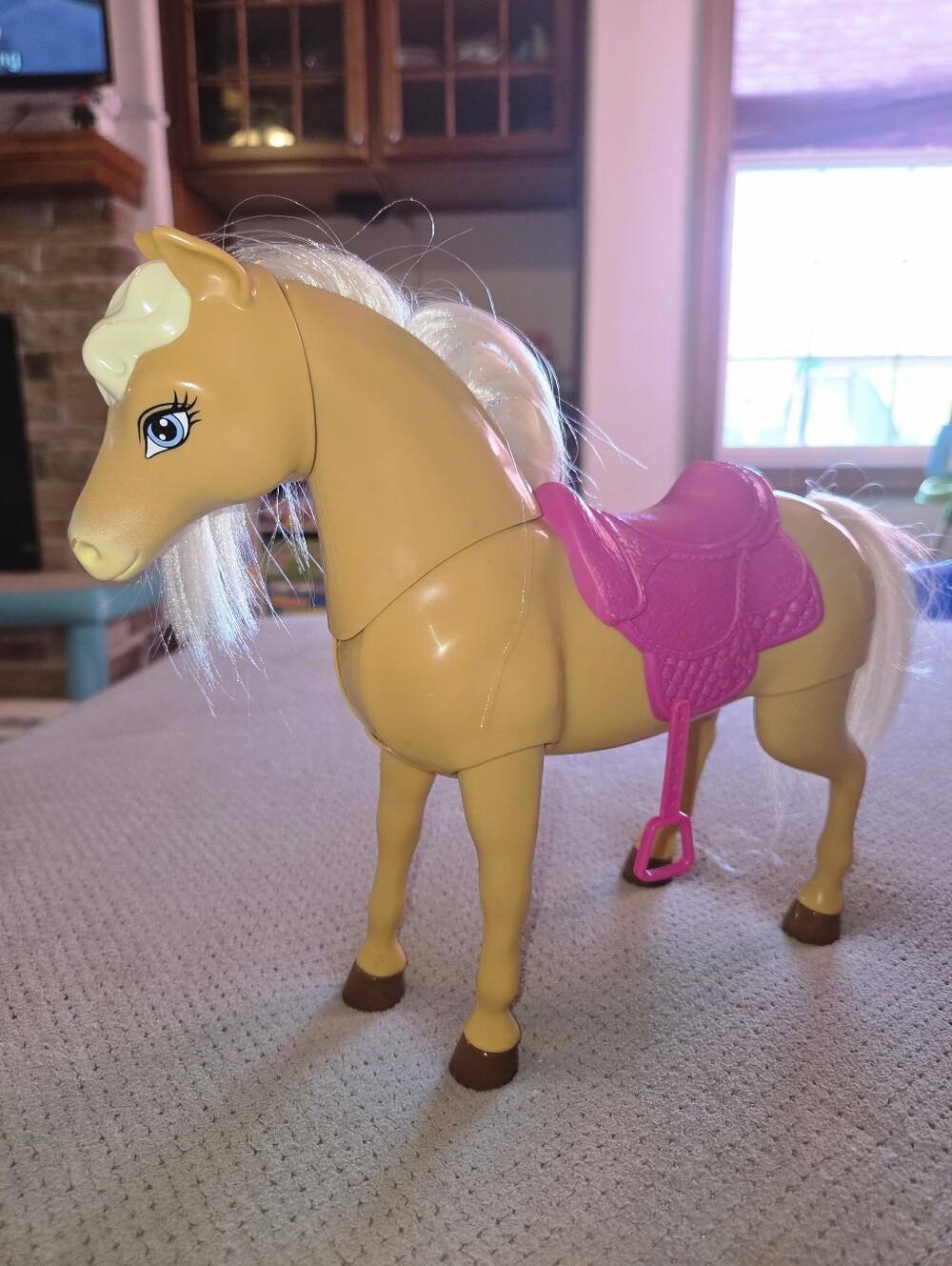 2013 Barbie® Doll Feed and Cuddle Tawny™ Horse BJX85 Barbie Feed & Cuddle